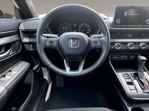 Used 2024 Honda CR-V Sport image 8