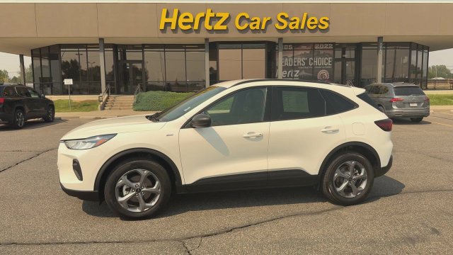 Used 2025 Ford Escape ST-Line w/ Tech Pack #1 AWD/4WD image 5