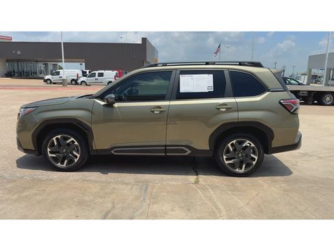 Used 2025 Subaru Forester Limited w/ Popular Package #2 AWD/4WD image 5