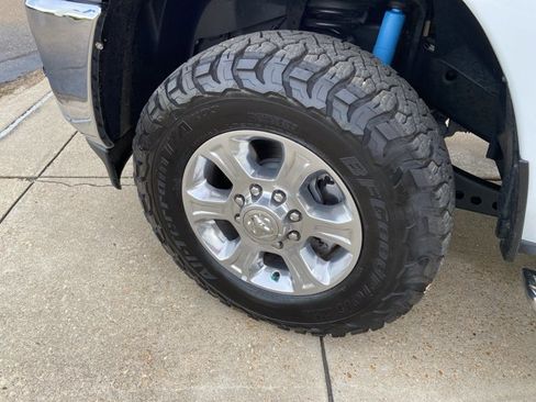 Used 2024 RAM 2500 Big Horn w/ Off Road Package AWD/4WD image 25
