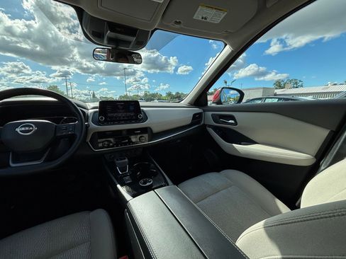 Used 2025 Nissan Rogue SV AWD/4WD image 37