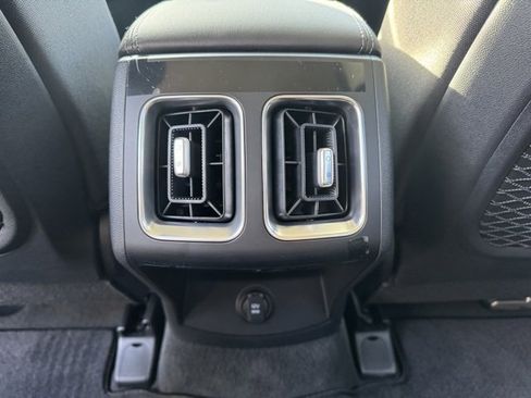 Certified 2025 Kia Sorento LX image 13