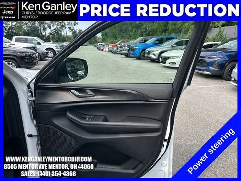 Certified 2025 Jeep Grand Cherokee Laredo AWD/4WD image 26