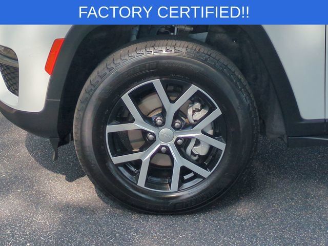 Certified 2025 Jeep Grand Cherokee Limited AWD/4WD image 10