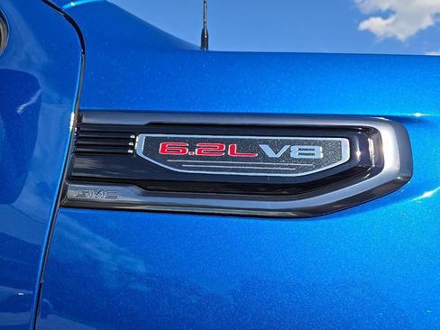 Used 2022 GMC Sierra 1500 AT4 AWD/4WD image 9