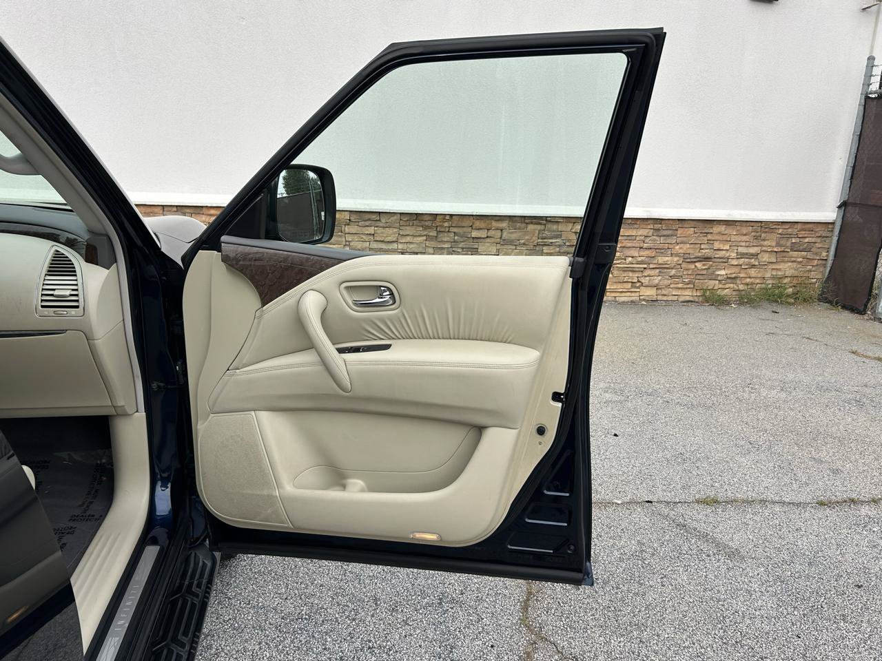 Used 2017 INFINITI QX80 2WD image 19
