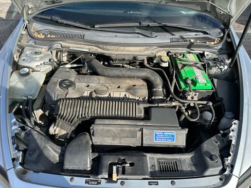 Used 2010 Volvo C30 T5 R-Design image 14