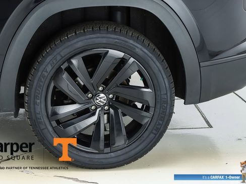 Used 2023 Volkswagen Atlas Cross Sport SE w/ Panoramic Sunroof Package image 6