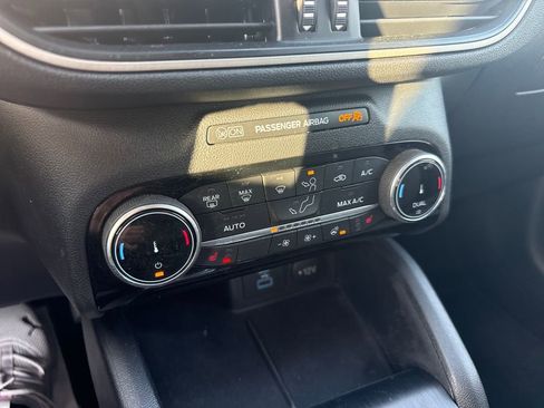 Used 2022 Ford Escape SE w/ Convenience Package image 33