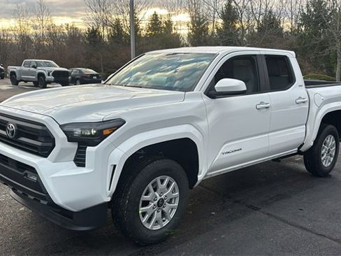 New 2026 Toyota Tacoma SR5 image 2