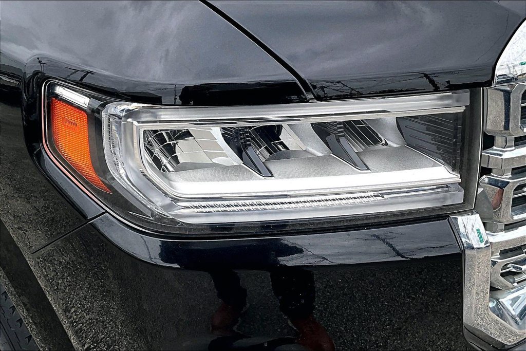 Used 2023 GMC Acadia Denali FWD image 40
