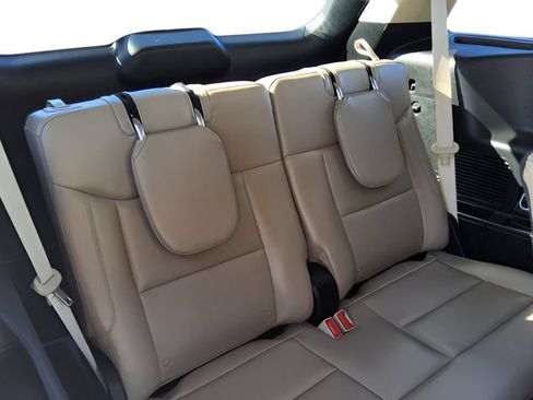 Used 2024 Ford Explorer XLT w/ Equipment Group 202A AWD/4WD image 35