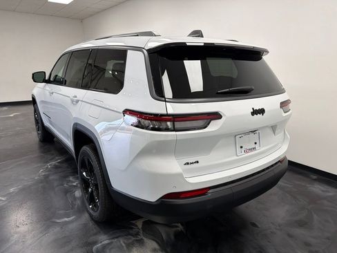New 2026 Jeep Grand Cherokee L Limited w/ Limited Altitude Package AWD/4WD image 23