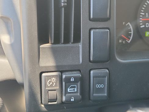 Used 2024 Isuzu NPR RWD image 27