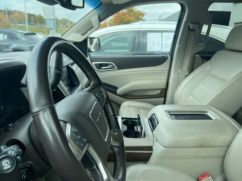 Used 2019 GMC Yukon Denali w/ Denali Ultimate Package image 18