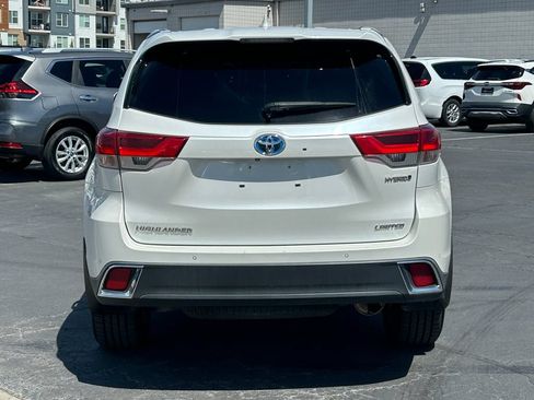 Used 2017 Toyota Highlander Limited w/ Carpet Mat Package AWD/4WD image 6