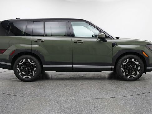 Used 2025 Hyundai Santa Fe SEL FWD image 11