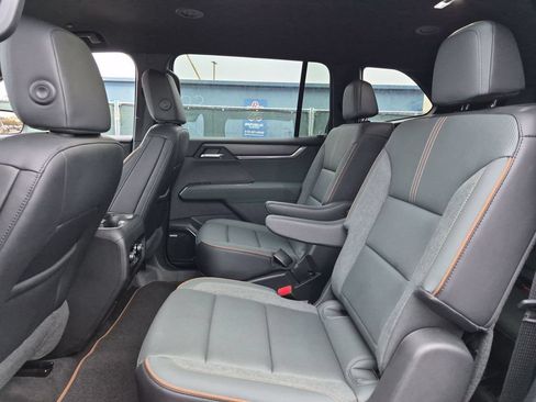 Used 2025 GMC Acadia AT4 AWD/4WD image 25