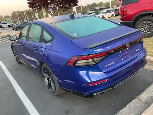 Used 2023 Honda Accord Sport image 9