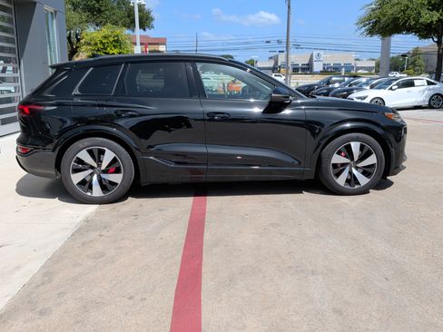 Certified 2025 Audi SQ6 e-tron Prestige w/ Black Optic Package AWD/4WD image 11