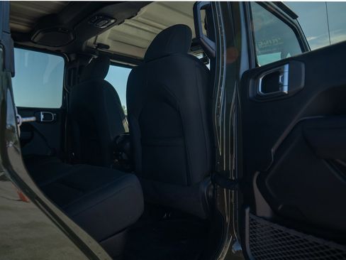 Used 2022 Jeep Gladiator Sport AWD/4WD image 24