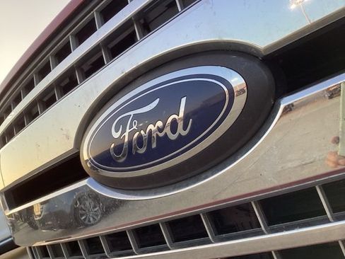 Used 2018 Ford F150 XLT w/ Equipment Group 302A Luxury AWD/4WD image 4