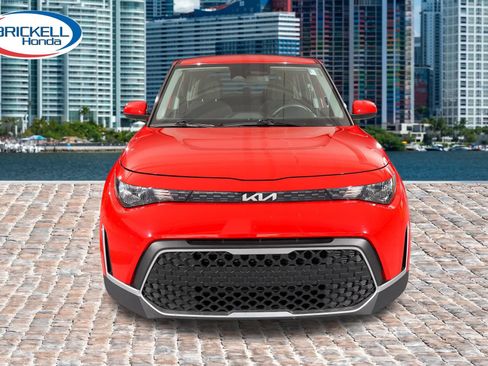 Used 2024 Kia Soul LX FWD image 2