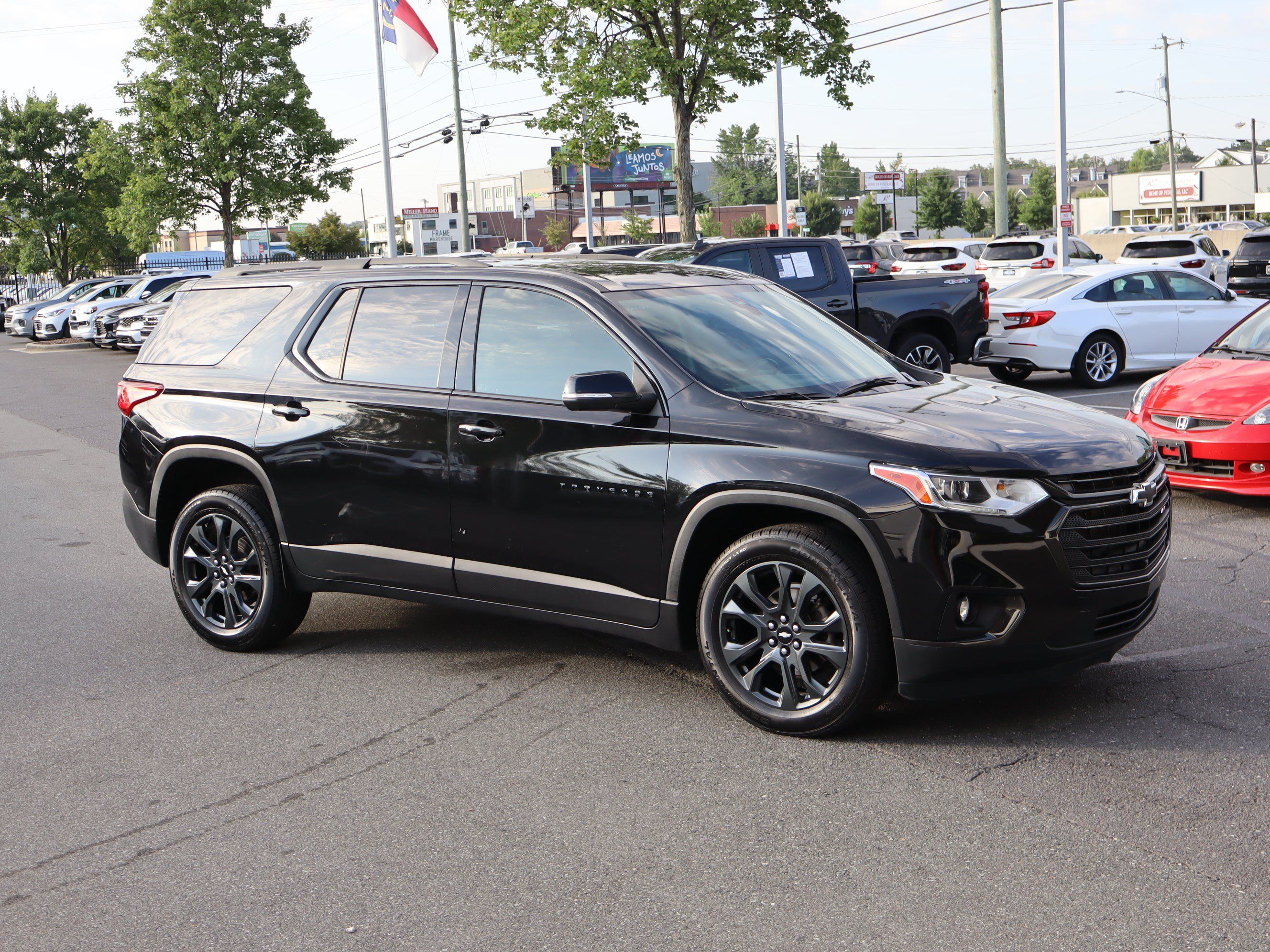Used 2021 Chevrolet Traverse RS AWD/4WD image 2