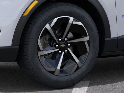 New 2026 Chevrolet Equinox EV LT image 9