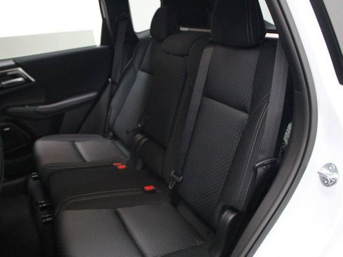 New 2026 Mitsubishi Outlander ES image 25