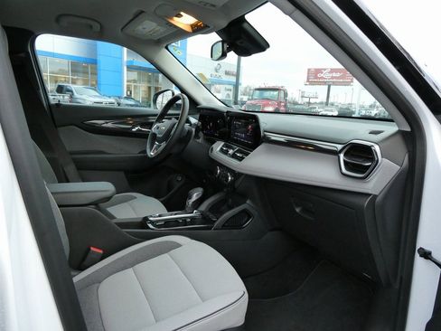 Certified 2025 Chevrolet TrailBlazer LT w/ Convenience Package image 15