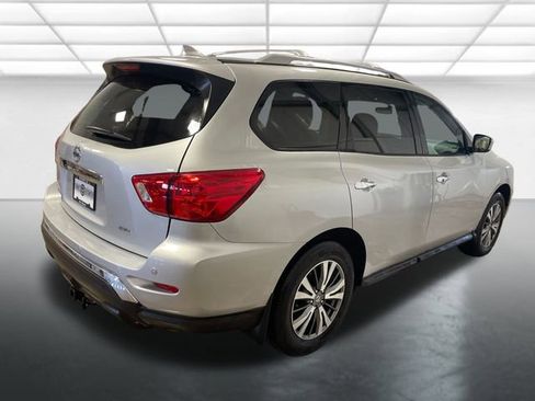 Used 2020 Nissan Pathfinder S image 5