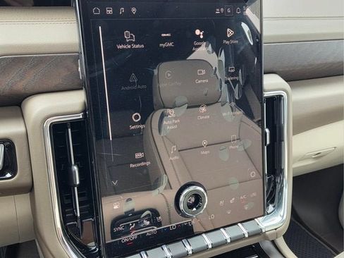 New 2026 GMC Yukon Denali w/ Sun & Power Step Package AWD/4WD image 27