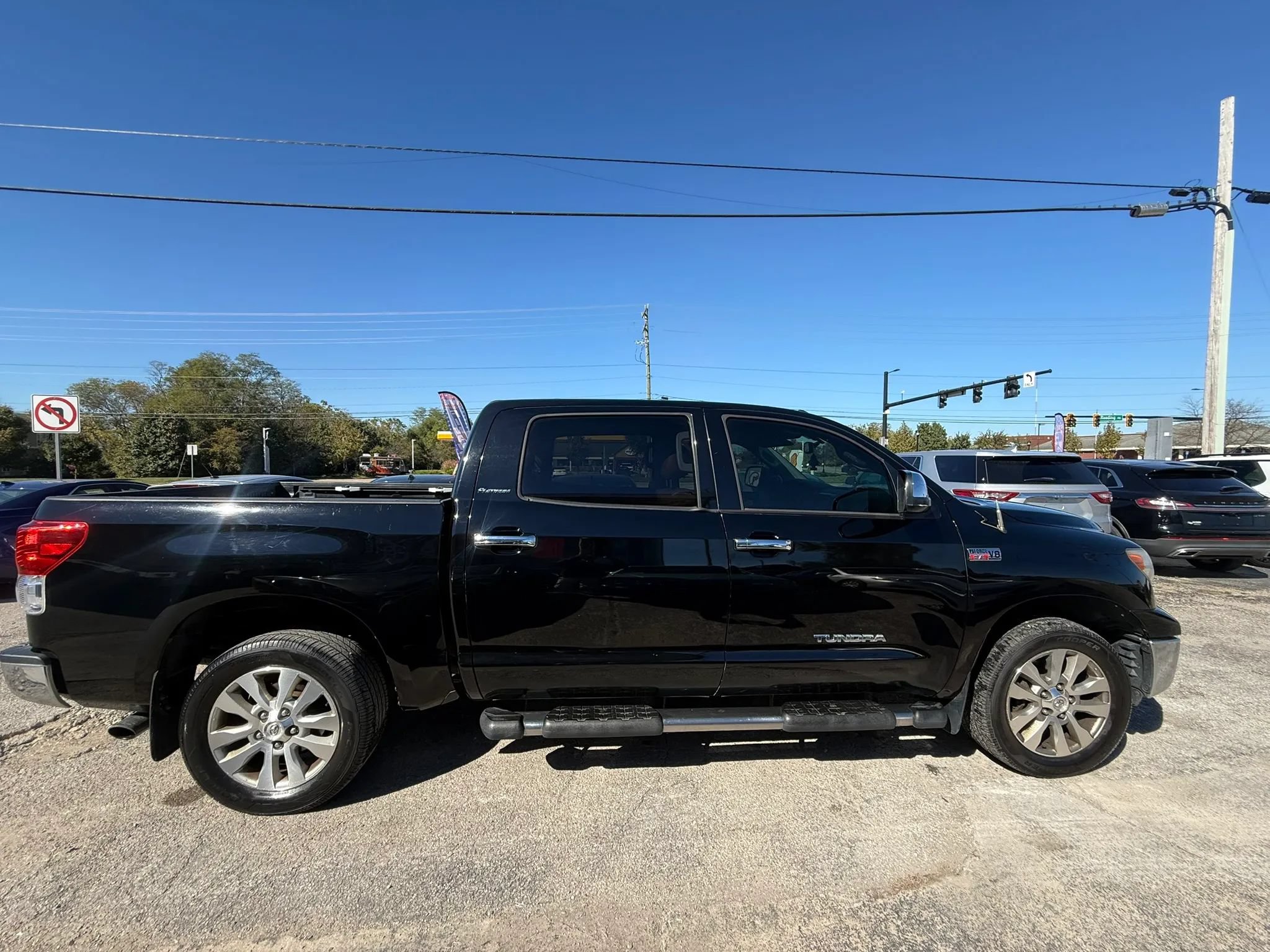 Used 2012 Toyota Tundra Limited w/ Platinum Pkg AWD/4WD image 5