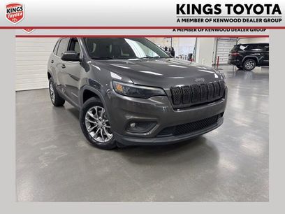 Used 2019 Jeep Cherokee Latitude Plus w/ Comfort/Convenience Group