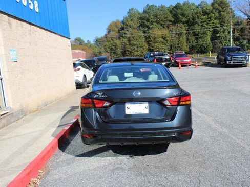Used 2021 Nissan Altima 2.5 SV FWD image 5