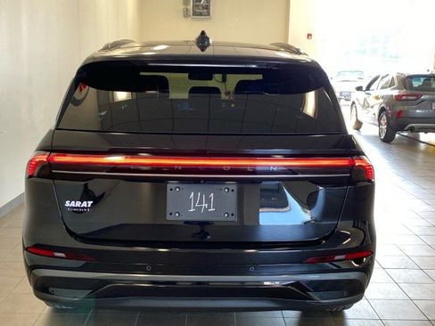 Used 2025 Lincoln Nautilus Reserve w/ Jet Appearance Package AWD/4WD image 6
