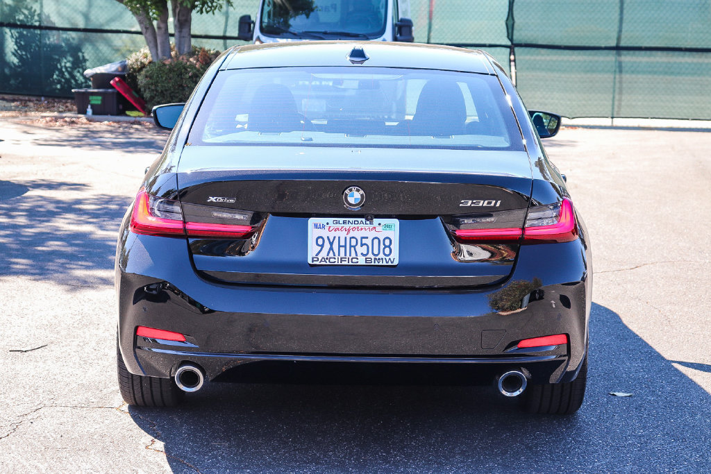 Used 2026 BMW 330i xDrive Sedan w/ Convenience Package AWD/4WD image 5