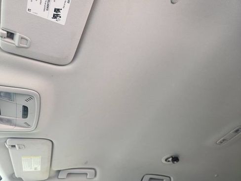 Used 2020 Chevrolet Traverse LT FWD image 25