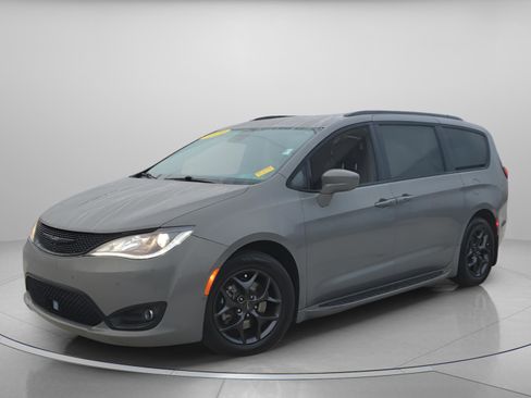Certified 2020 Chrysler Pacifica Touring-L Plus w/ Advanced Safetytec Group image 2