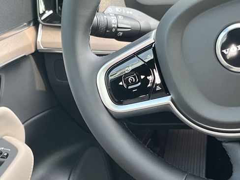 Used 2025 Volvo XC90 B6 Core w/ Protection Package Premier image 19