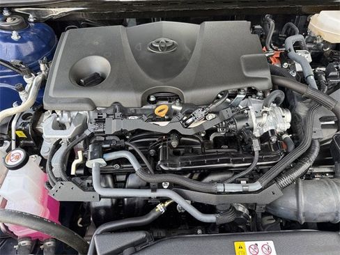 Used 2025 Toyota Camry SE image 33
