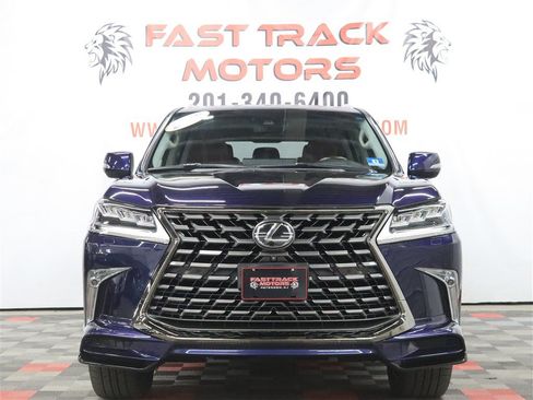 Used 2019 Lexus LX 570 4WD w/ Luxury Package image 2