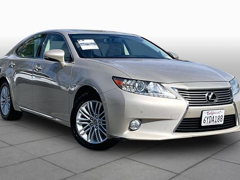 Used 2013 Lexus ES 350 w/ Premium Pkg FWD image 2