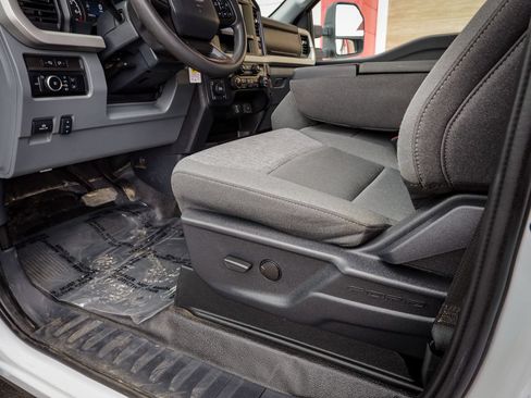 Used 2024 Ford F250 XLT w/ FX4 Off-Road Package AWD/4WD image 14