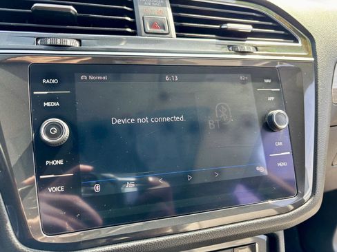 Used 2018 Volkswagen Tiguan SEL AWD/4WD image 22