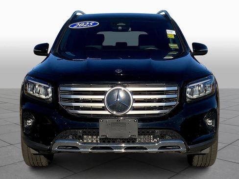 Used 2025 Mercedes-Benz GLB 250 4MATIC image 3