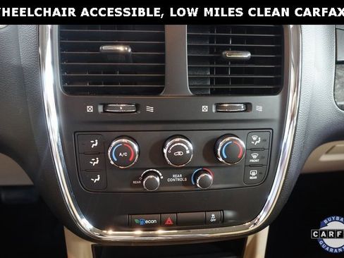 Used 2015 Dodge Grand Caravan SXT w/ UConnect Hands-Free Group image 16