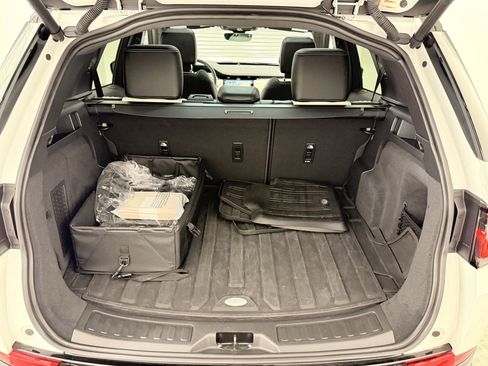 New 2025 Land Rover Discovery Sport Dynamic SE image 31