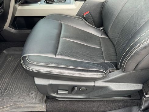 Used 2019 Ford F150 Lariat image 14